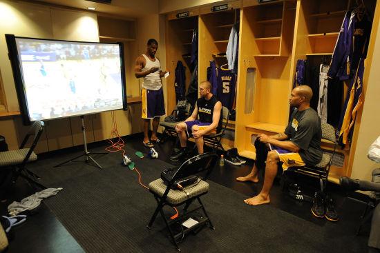 包含迈阿密热火发布备战花絮，今晚更衣室发声，NBA常规赛任务艰巨，更衣室氛围转暖的词条-爱游戏